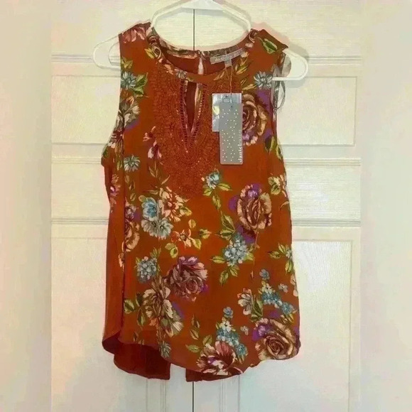 Daniel Rainn Tops - danielrainn Top Size PM NWT